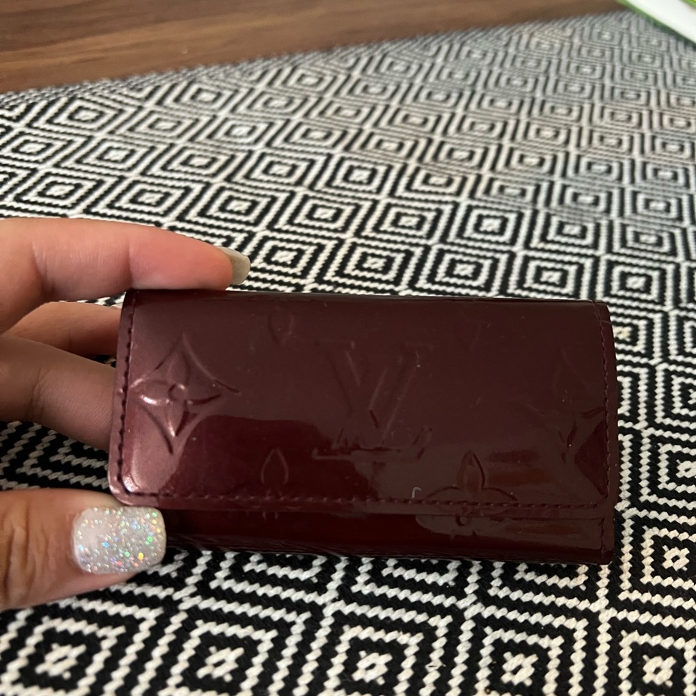 Authentic Louis Vuitton Vernis 4-Key Holder